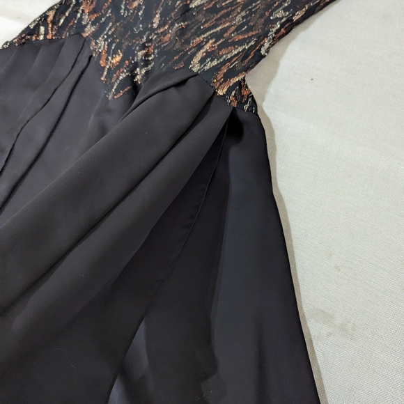 1990s Party Dress with Shades of Gold Tinsel Drop Waist - Picture 3 of 8